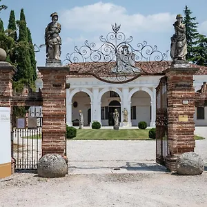 Le Di Ca Zenobio , Castagnole Italy